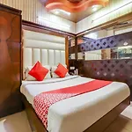Hotel R Deluxe \