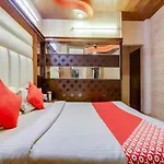 Hotel R Deluxe \